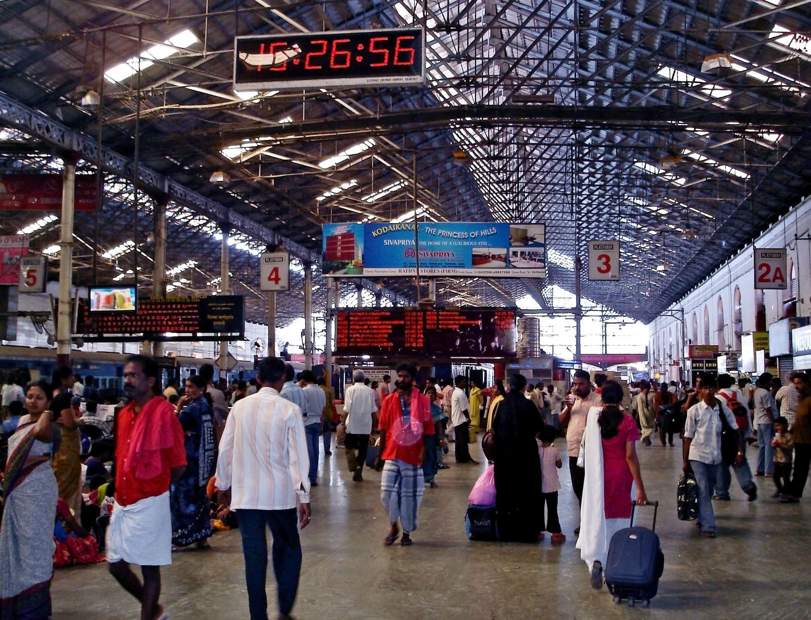 Chennai_Central_interior